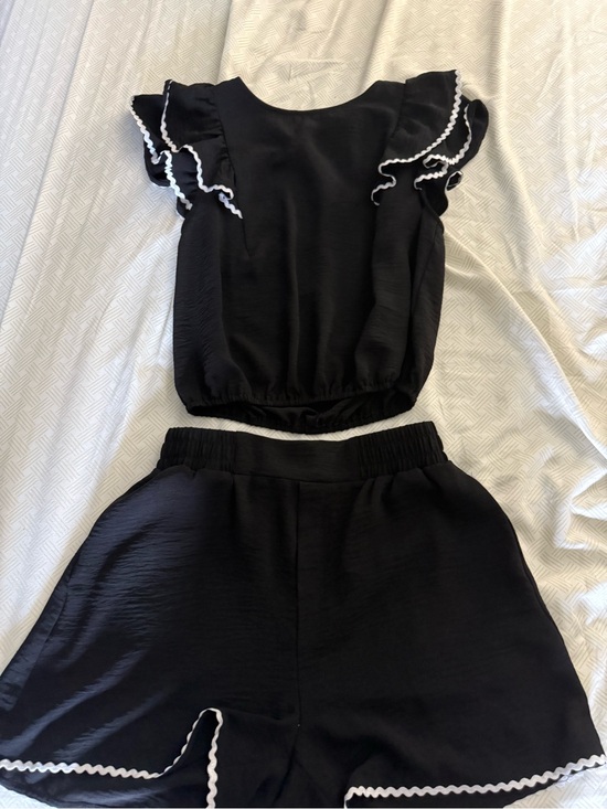 Timing Other - Black Ruffle Sleeve Crop Top & Shorts Set size small